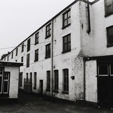 leerfabriek_hollandia_aan_de_kerkstraat_30_in_loon_op_zand__gebouwd_circa_1925__opname_van_13_juni_1990.jpg