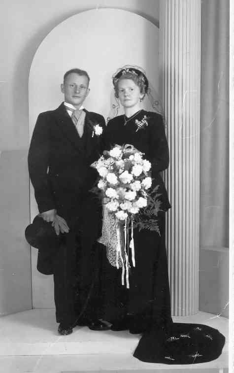 meeren_catharina_en_johannes_sup_trouwfoto_de_moer_17_mei_1950.jpg