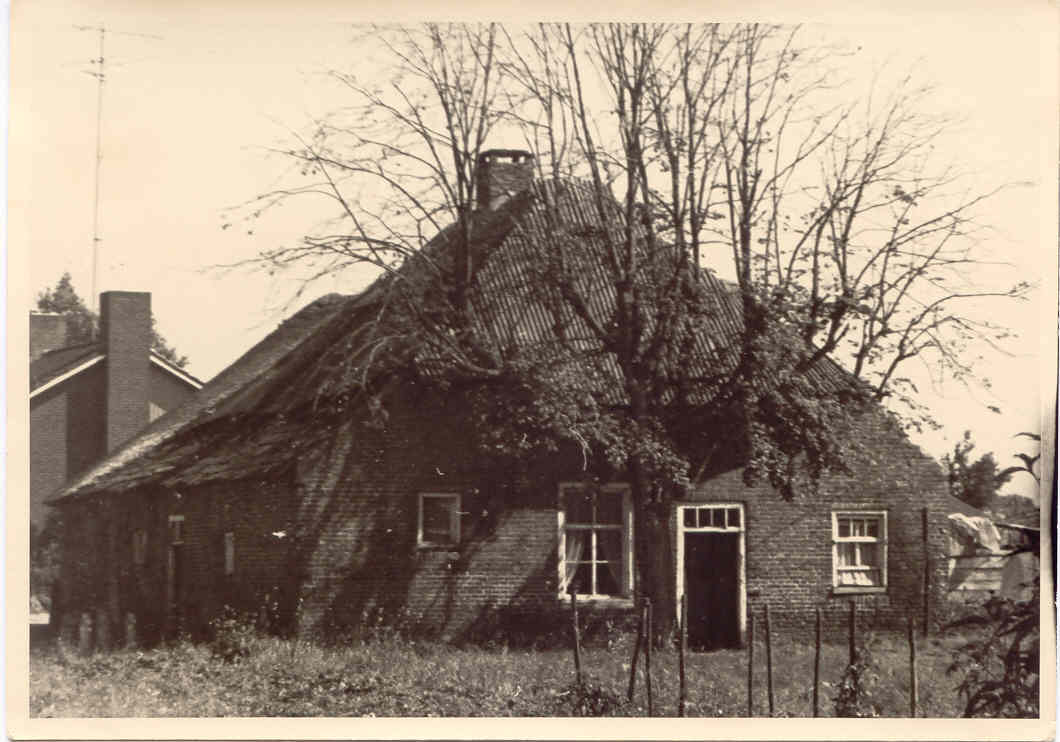 meeren_johannes_jacobus_en_barbara_elis._oerlemans_boerderij_de_moer__1960.jpg